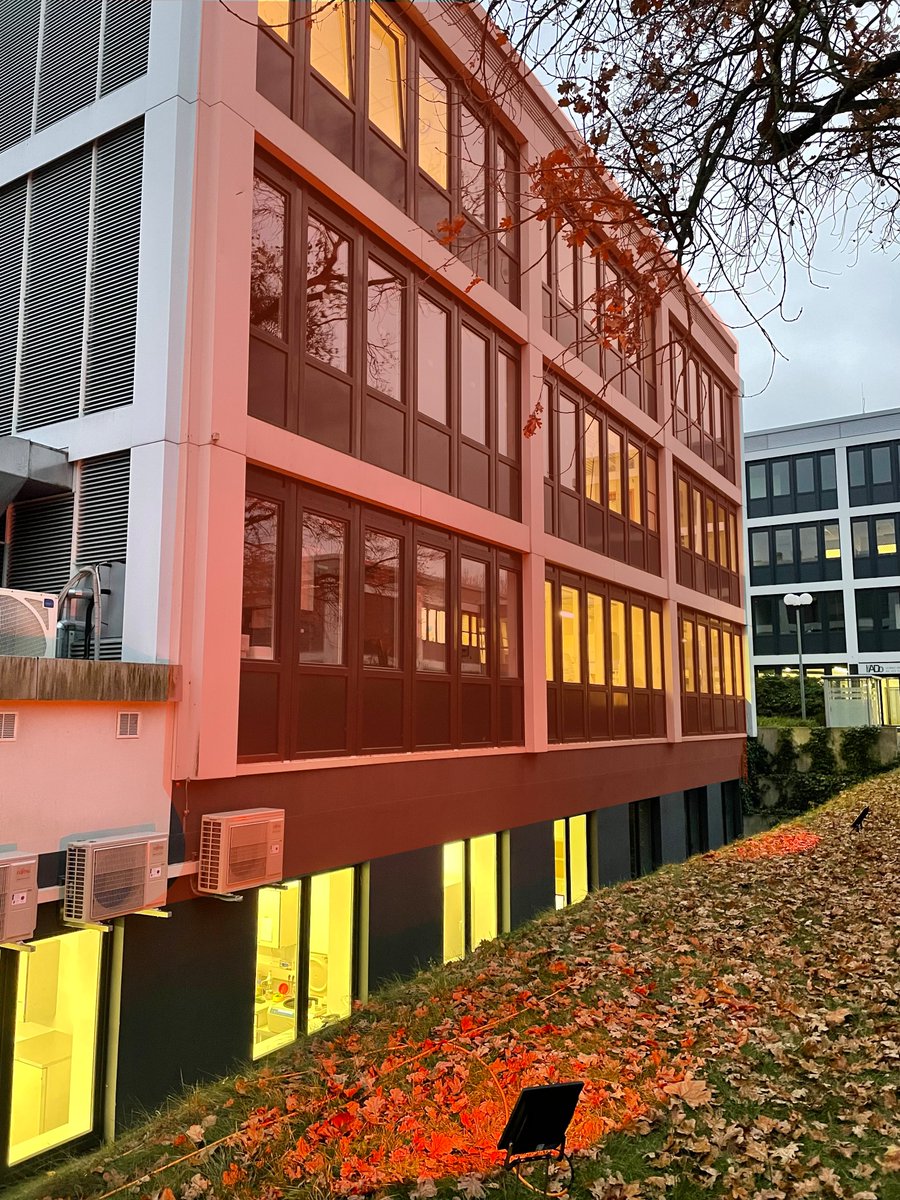IfADo_info's tweet photo. Leuchtendes Zeichen: Mehrere Dortmunder Unternehmen und Institutionen erleuchten heute Abend in Orange, auch das #IfADo macht mit. Anliegen der Kampagne #orangeyourcity ist es, auf Gewalt gegenüber Frauen aufmerksam zu machen. Initiator dafür ist in #Dortmund der Zonta-Club. https://t.co/vm25Kxhshg