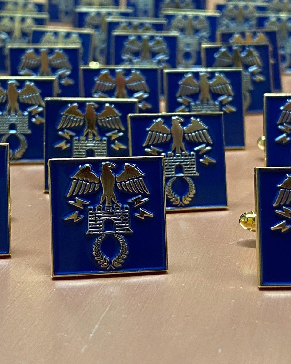 MilMasterpieces's tweet photo. •Commissioned Cufflinks•

We have been extremely busy with Commissioned cufflinks and lapels this year in the lead up to Christmas 🎄

#militarymasterpiecesltd #commissioned #commissionedcufflinks  #cufflinks #lapels #britisharmy #britishnavy #raf #royalmarines https://t.co/eNKlBn32HM