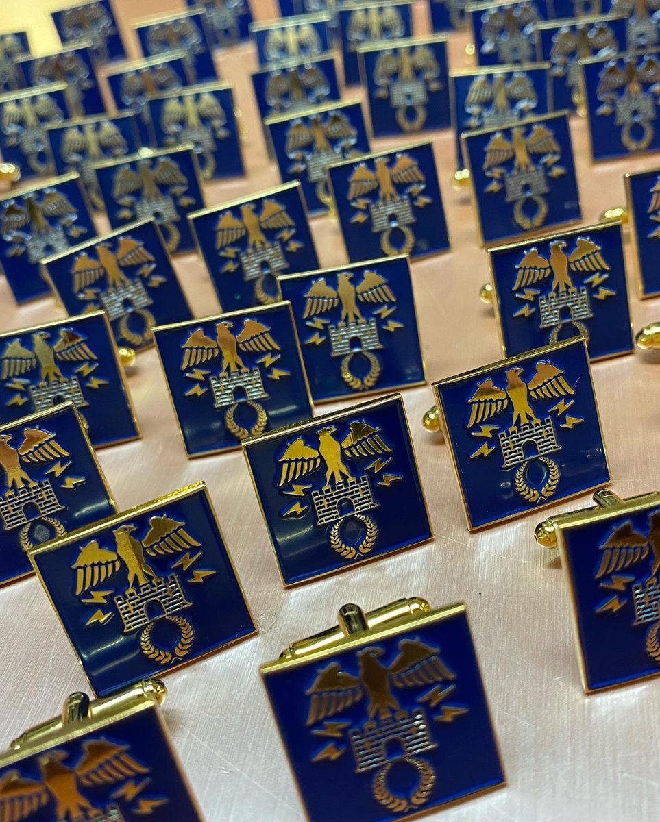 MilMasterpieces's tweet photo. •Commissioned Cufflinks•

We have been extremely busy with Commissioned cufflinks and lapels this year in the lead up to Christmas 🎄

#militarymasterpiecesltd #commissioned #commissionedcufflinks  #cufflinks #lapels #britisharmy #britishnavy #raf #royalmarines https://t.co/eNKlBn32HM