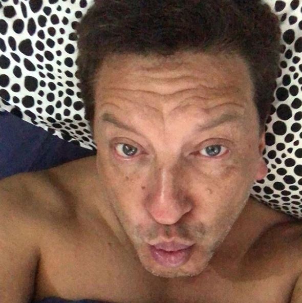 osvaldo_Contr5r's tweet photo. Julio César R. En #ContigoCHV : 

"No tolero las conductas machistas de abuso y acoso hacía las mujeres"

Neme #MuchoGustoMG asesino Gonzalo De La Carrera 
#LeyCariola #LeyBaradit #LeyBoricAcosador https://t.co/W9svLGVyBV
