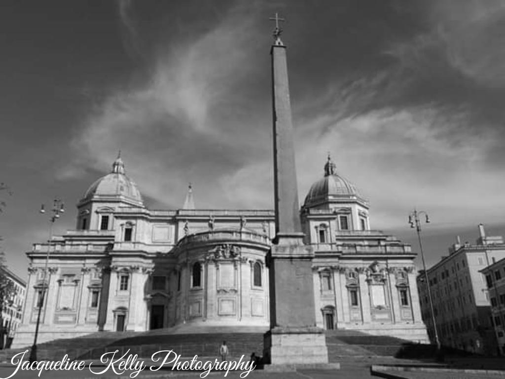JK7Photography's tweet photo. @ThePhotoHour Santa Maria di Maggiore in Rome https://t.co/MtPLM3gLOD