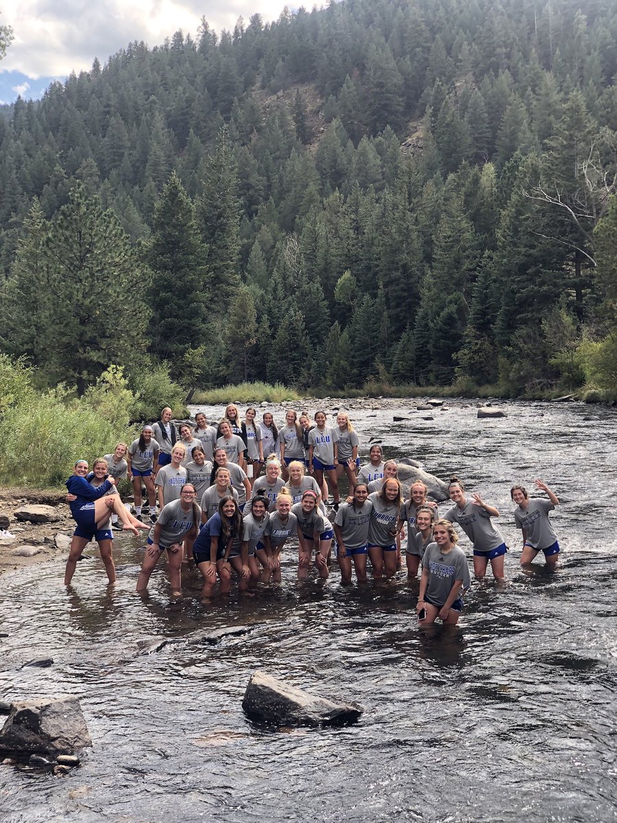 LCUSoccer's tweet photo. Happy Thanksgiving from our family to yours!! 👌 https://t.co/PTEHCEPqHD