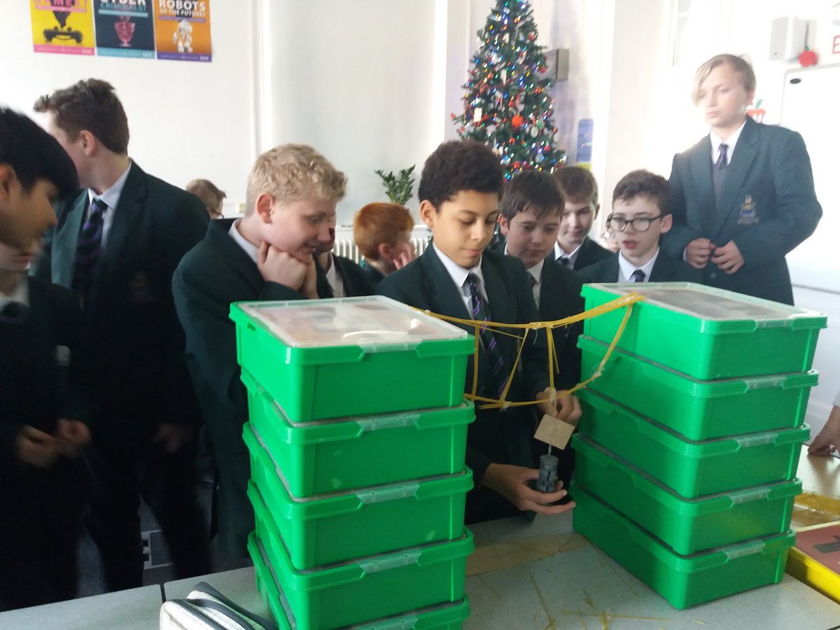 AsquithSue's tweet photo. 7N excitement of spaghetti bridge challenge #dhsbccw https://t.co/ZoA6v2XCrP