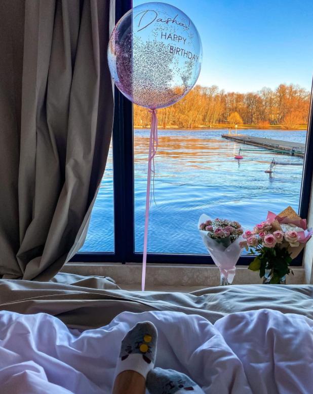 Aileen270801402's tweet photo. Any place that is good, you always want to go back. I wish I could wake up to a view like that every morning. Where do you want to go now? Let's dream! ✨
#morning #lik #life #clicktime #spb #estheticsKa #ideadlafoto #ideadlafoto #esteticpart #inspiration #visual #CA #USA https://t.co/dyYOhAYLSv