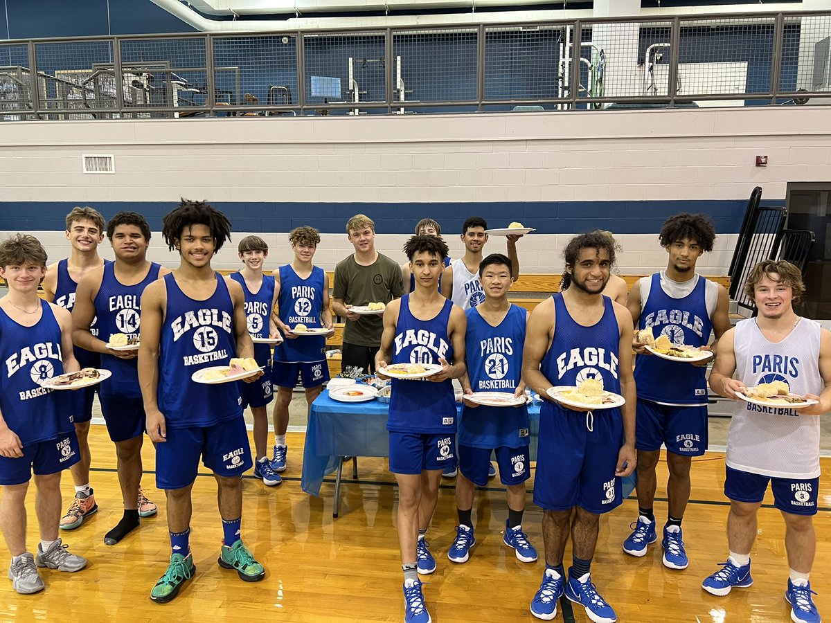 Happy Thanksgiving! Thankful for a great wife that cooks my team food for Holidays <a href="/AshtonFerrell23/">Ashton Sitkowski Ferrell</a> Glad to have football guys back in the gym after a successful season. Ready for a great year at Paris! #GoEagles @ParisBBall