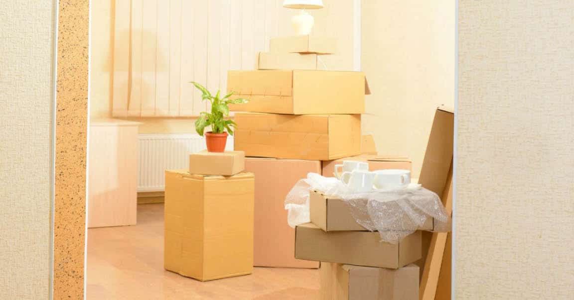 ShardeNix's tweet photo. Selling things you don't use anymore can help pare down on what needs transporting on #movingday. #relocating  https://t.co/4oUPOnpehK https://t.co/E71Vdwc94U