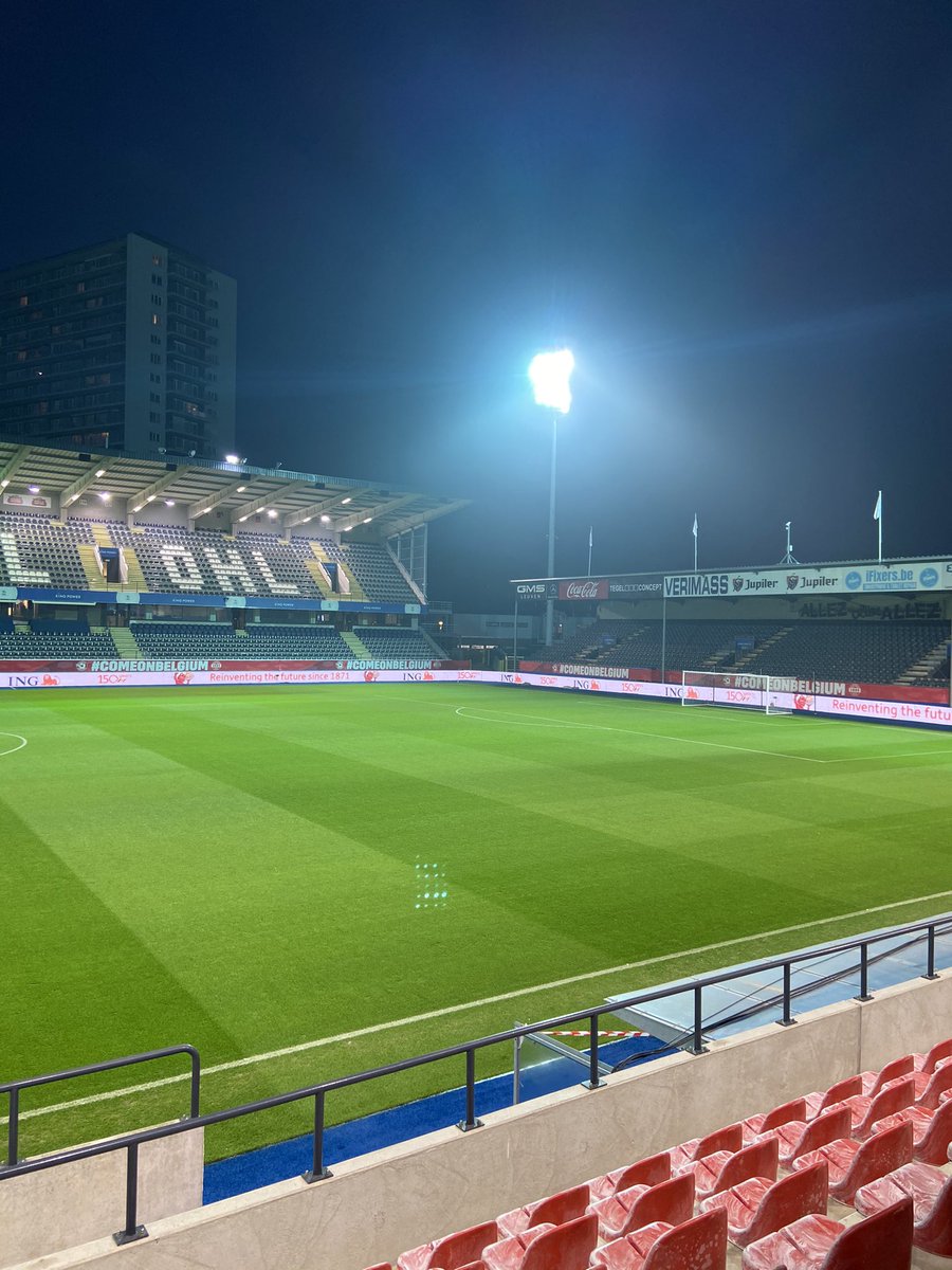 Olimakin's tweet photo. And we’re ready to go again after a training session last night, tonight is @BelRedFlames vs @armenia women. #busytimes #topefforts #internationals #thursdaynightsunderthelights 🌱 #stefka https://t.co/u7HTNJDudx