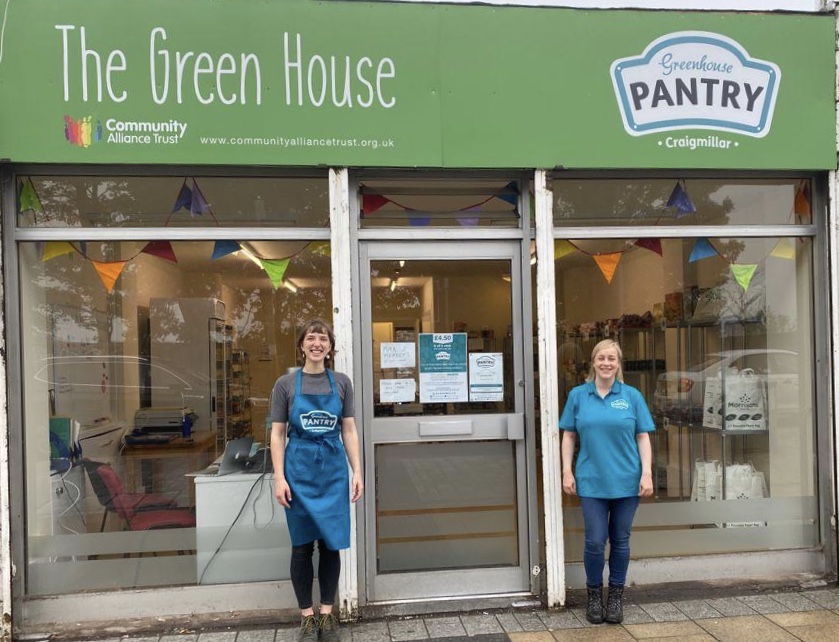 YLPGreenhouse's tweet photo. Make sure you turn on your tv tonight and watch the @STVEdinburgh 6pm news. The Greenhouse Pantry will be making a wee appearance! 👀 👀

@yourlocalpantry #dignityhopechoice https://t.co/SO1jzC4NwT