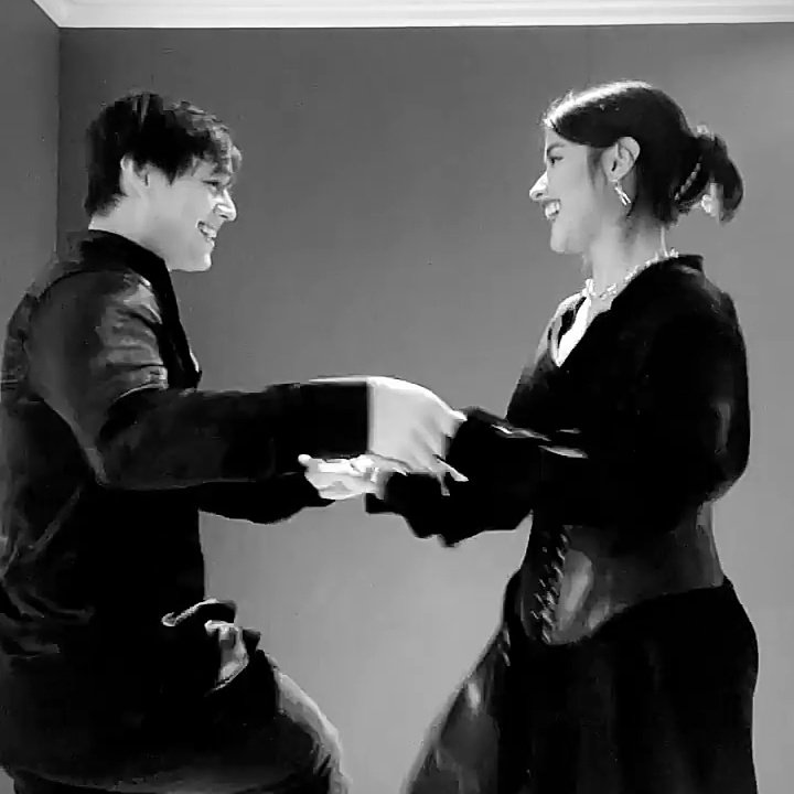 lizagallery's tweet photo. OH TO HAVE A LOVE THIS PURE AND GENUINE 🥺 https://t.co/UBT1ShfgF2