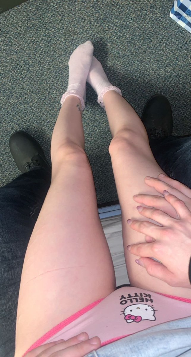 k_thinspo's tweet photo. this picture RUINS me https://t.co/XoCoRcyX1Z