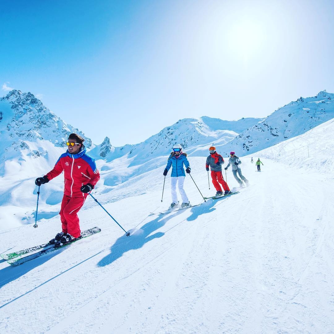 Westay's tweet photo. Tucked between mountain and sky, Courchevel 1850 is a stand-out magical resort combining tradition and luxury.

Hôtel Barrière Les Neiges

#barrierelesneiges #barrieremoments #courchevel #lhwtraveler #luxurylifestyle #luxurytravel #westay #timetotravel #ski #honeymoondestination https://t.co/FfvJA9k5Pe