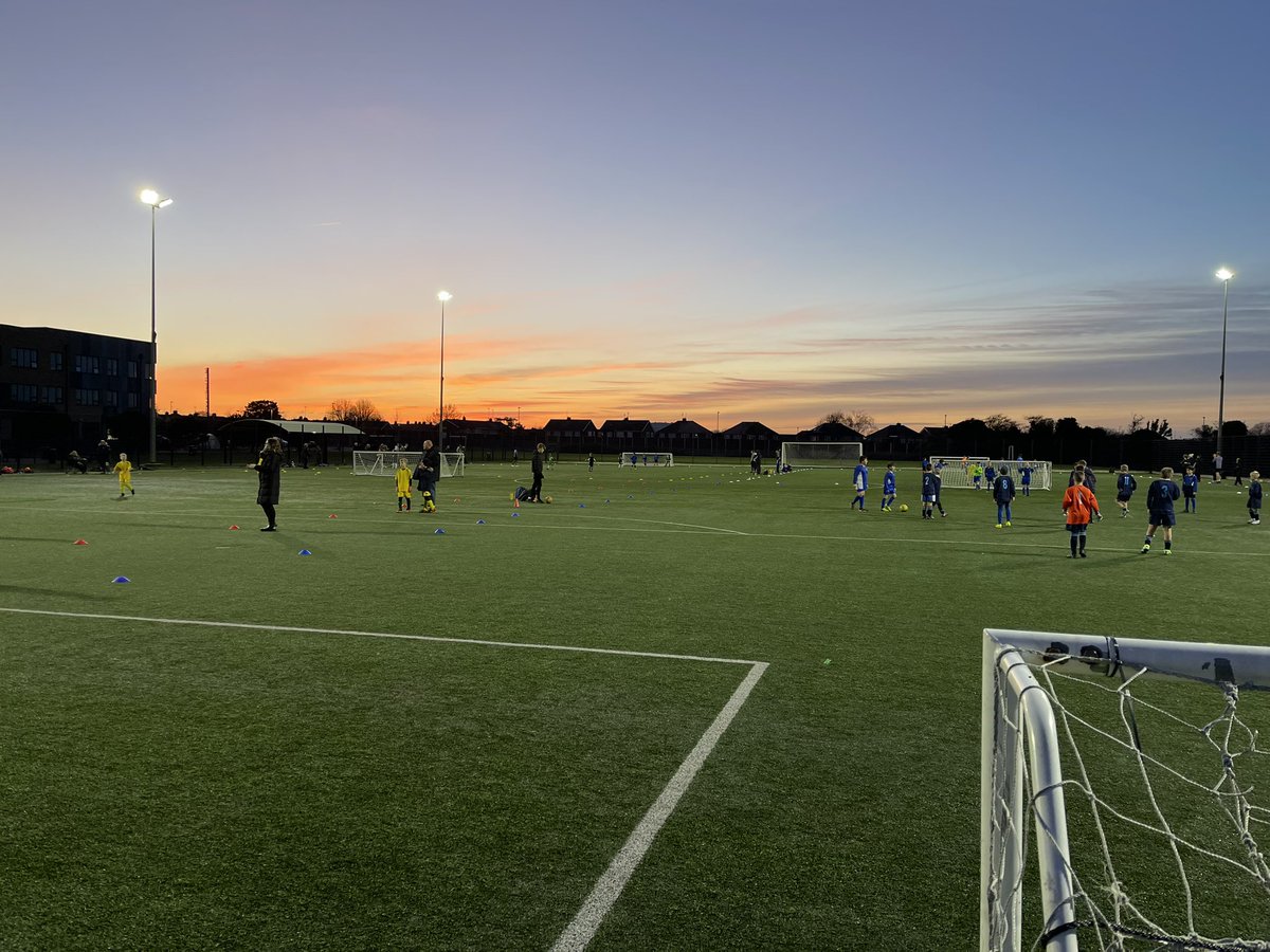 Lovely fresh evening for the Y3/4 boys Football. Great to see 8 teams and over 60 children representing their schools. <a href="/SWRBPS/">River Beach</a> <a href="/RustingtonCPS/">Rustington CP School</a> @meadows_white <a href="/PeSummerlea/">PE at Summerlea</a>