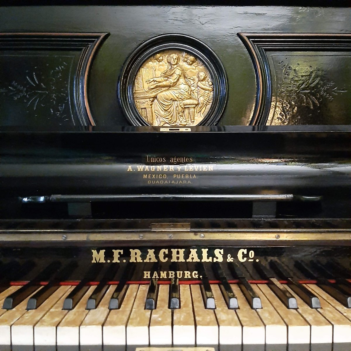 LicIsraelSC's tweet photo. @KlavinsPianos Mine is from 1875, one of the first Rachals to be sold in Mexico by Wagner &amp; Levien house https://t.co/tx9qdxAxpk