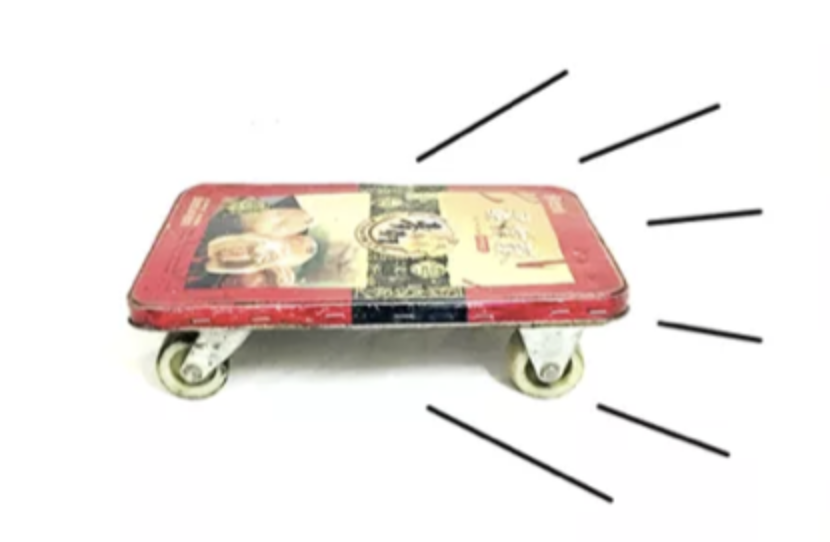TooRichCityNFT's tweet photo. When @hhs_TooRichCity graduated from college,he visited some poor neighborhood in the middle of city,to find something that’s raw,vivid,but practical design

He called it “#wilddesign”
This is what he found

A mooncake case installed with four wheels to allow a kid to sit on it🐸 https://t.co/oDZ7lzWxBO