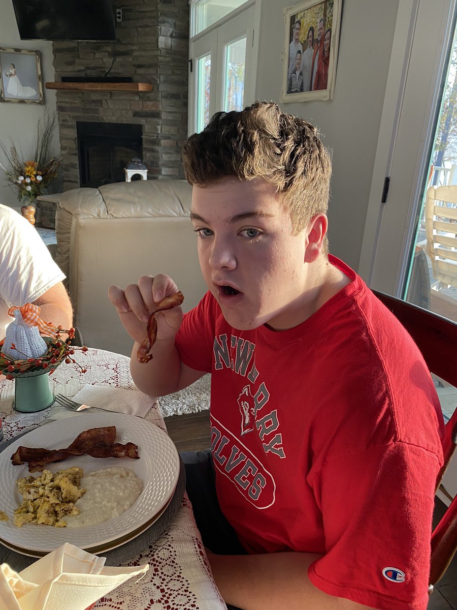 _twest_3's tweet photo. He’s so thankful dad get’s his LOVE language- mornings and cooking.  Happy 16th Birthday- TW! https://t.co/oDctE9zMzJ