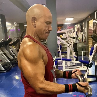 millionsmr87's tweet photo. Toca cambiar la foto de vez en cuando que luego no se me reconoce por la calle… 🙄
 #NuevaFotoDePerfil #culturismo #gaymuscledaddy #gay #gymfreak https://t.co/SEfzR5kaEf
