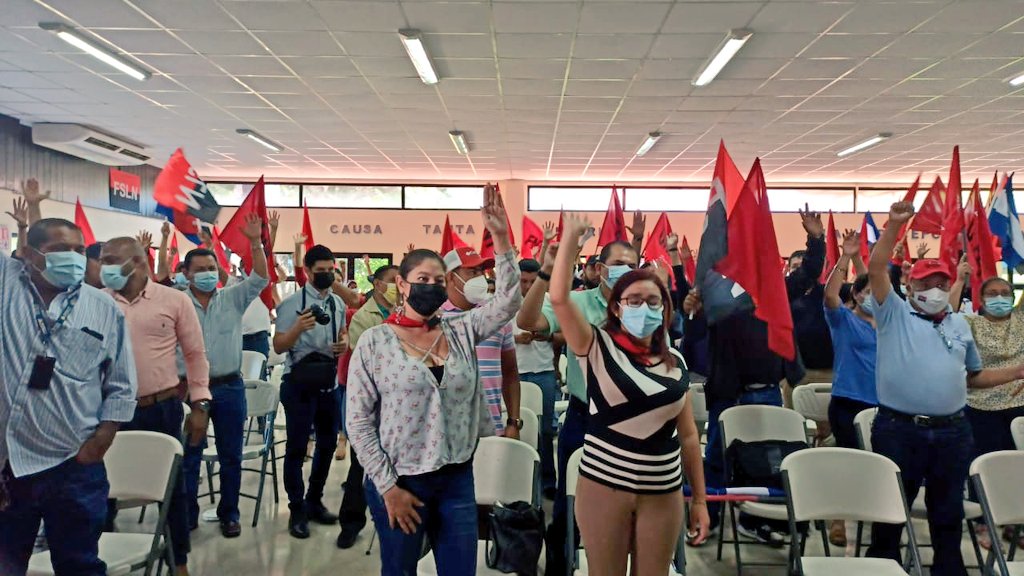 AnaGomez_UNE's tweet photo. Al menos unos 200 dirigentes sindicales de nuestra poderosa Central Sindical UNE @FNT_Nicaragua aprueban la posición de rechazo de los movimientos sindicales y la coordinadora social a la resolución injerencista dictada por la @OEA_oficial 
#FNTNiUnPasoAtras #SoberaniaEnMiTierra https://t.co/HRglsXbFwI