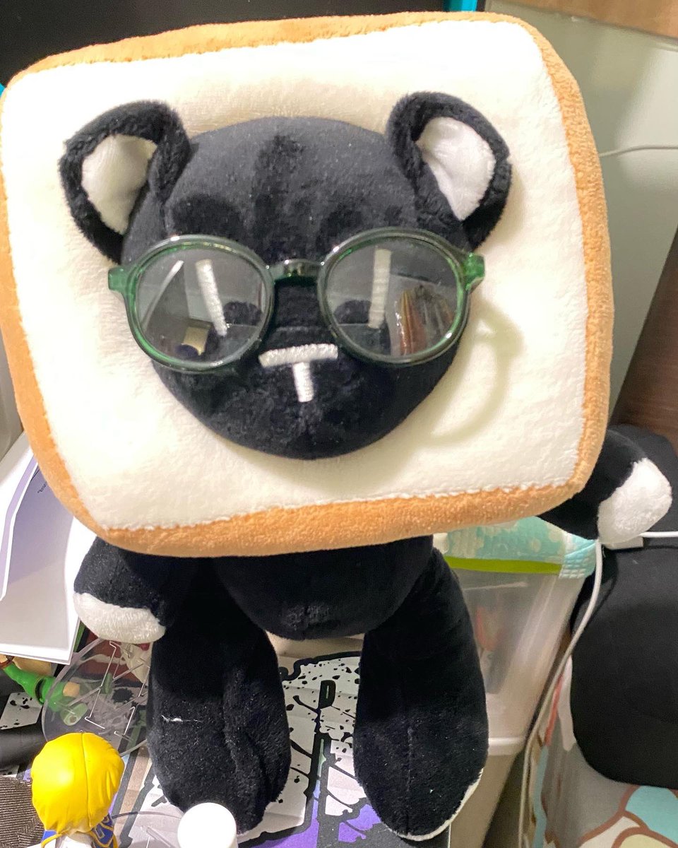 Matsuno_Takeko's tweet photo. 太可愛了吧！！！
想不到高飛能穿這套衣服！
眼鏡方包貓先生也超可愛！四季快來看看！ https://t.co/bMYZyt7srR