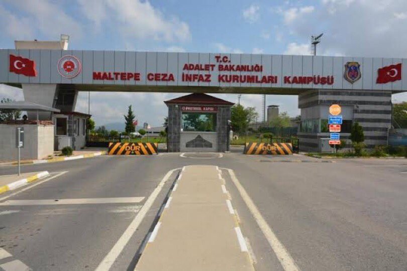 Başıma gelenlerden sonra aklımdan geçirmediğim gerçekten çok kötü ve zor durumlara düştüm,
Ekonomik koşulların, dövizin, faizin, pahalılığın, cezaevine girme riskinin ve pandeminin çalışılamaz hale getirdiği iş hayatıma Allah’a sığınıp devam ediyorum,
#CekeHapisCezasıKalksın