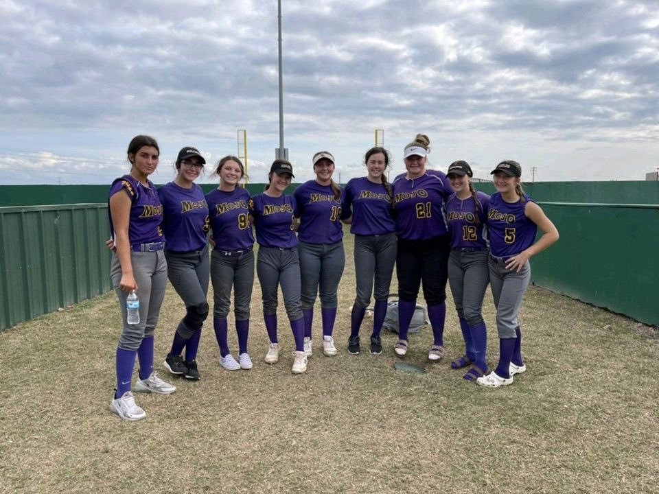 BriannaParent5's tweet photo. Today I am thankful for my teammates, and of course the game! Happy Thanksgiving! #turkeybash https://t.co/5y4hRvH57n