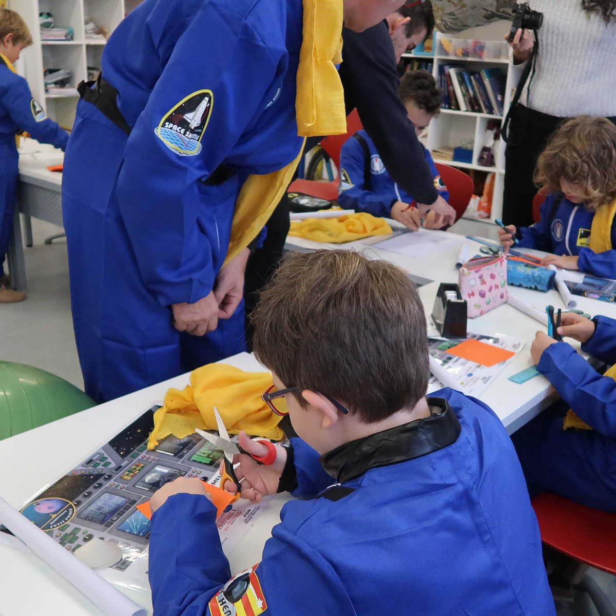 EPFL_RocketTeam's tweet photo. We happily accepted the invitation from @Spaceatyourserv to visit @educalis_ch.
The goal was to share our passion for space and rockets with some potential future engineers. 🚀👶🏻

We would like to thank them and everyone involved. We hope you enjoyed it as much as we did. 😃 https://t.co/Tl0YuZhwpH