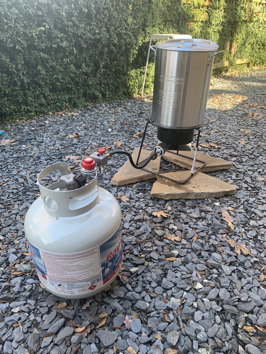 kimseverson's tweet image. Well, I think this is how it’s supposed to look. #deepfry #turkey.