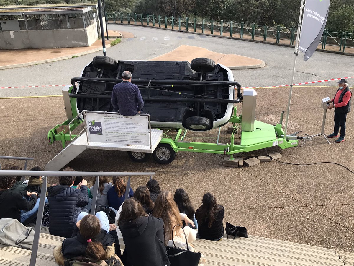 Mgen2a's tweet photo. Fin du parcours en Corse pour @FDRoute à PoVo au CLG Maria De Peretti ! Des messages essentiels  autour des risques routiers pour des citoyens en devenir ! 🙏 aux élèves, aux établissements pour leur forte implication !  @accorse @dsden2a @Prefet2A @groupe_mgen https://t.co/Mi9EQzckFD