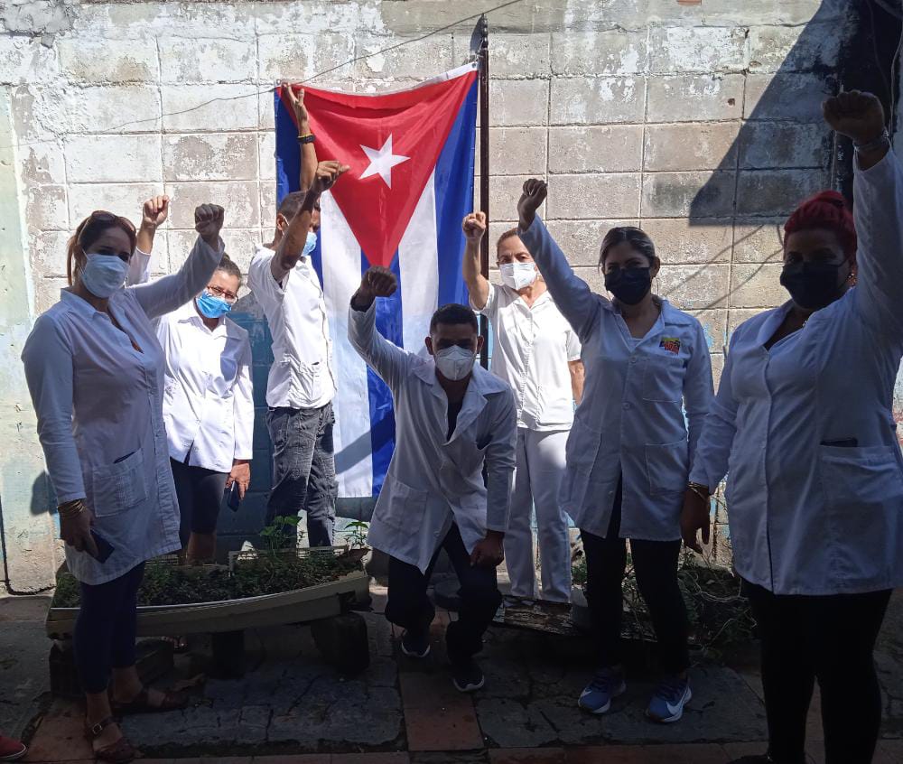 cubacolabora's tweet photo. Gracias a Fidel #Cuba posee el único ejército del mundo capaz de salvar vidas en los más oscuros rincones del mundo. 

#FidelPorSiempre #CubaVive #HéroesDeLaSalud #CubaPorLaVida

@cubacooperaven @cubacolabora @Besnoymp_26 @unidad_central @JulitoVenCub @PardoRegla https://t.co/Gk0L7z3Gly