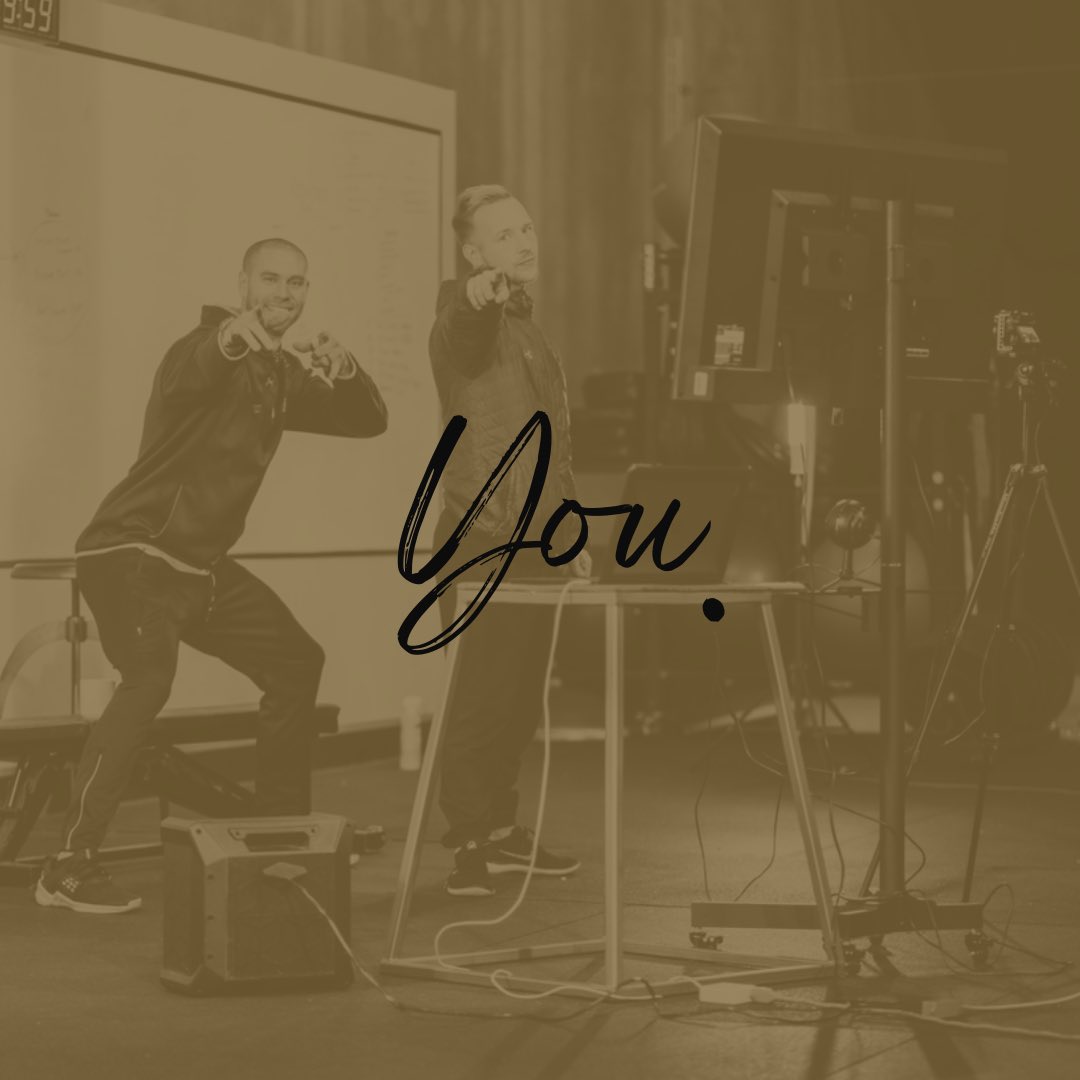MASHPerform's tweet photo. Whether a member, follower or just a fan, you’re all part of our Mash fam and we’re so thankful to have you! 🔔🦃 #MashFam https://t.co/6eLuGO7Ae3