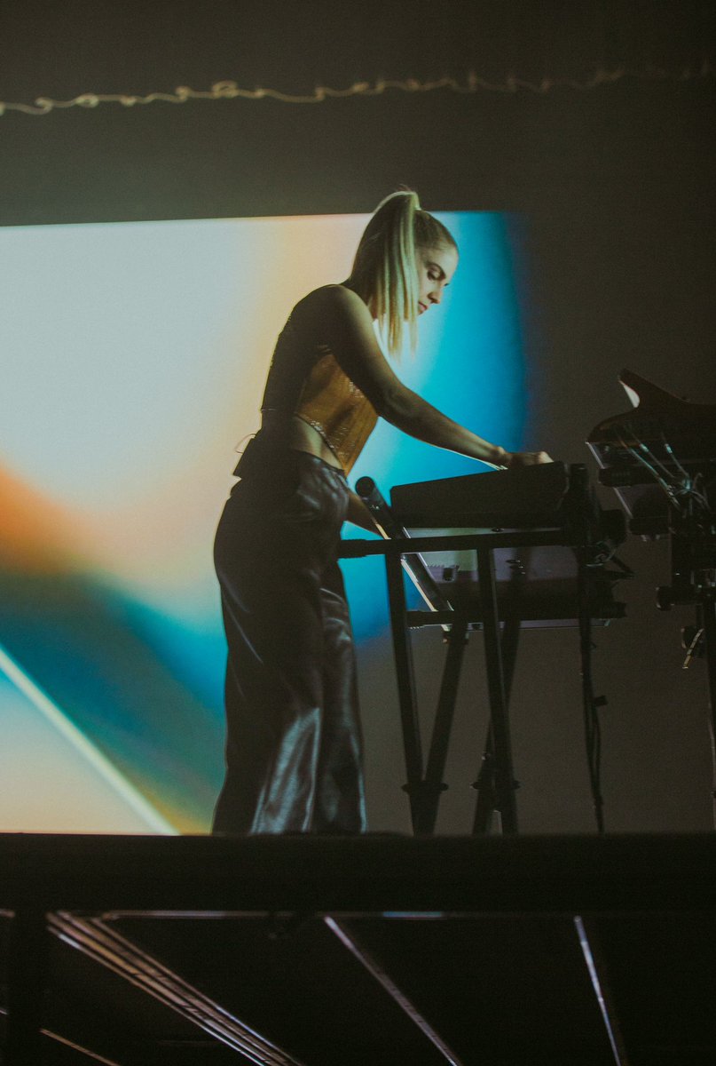 londongrammar's tweet photo. Missing the fans, crew and everyone who made the UK tour so special 🧡 #TBT

📷 Jimi Herrtage https://t.co/CWsXqYEsUe