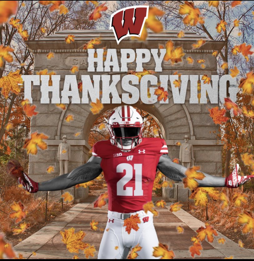 EthanDoucette8's tweet photo. Happy thanksgiving from the Badgers! ❤️🤍 @efjohnson1972 @BadgerFootball https://t.co/8w07skSQIz
