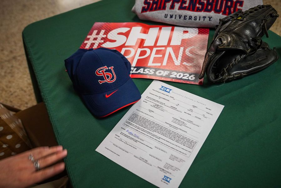 2022LHaser's tweet photo. So happy that I was able to celebrate my signing to continue my athletic, and academic career to @shippensburgU. I am extremely excited for the next 4 years.  Go @ShipSoftball 🚢🥎💪❤️ @DoubleUpSball @GCHurricanesFP @nicolee_bechtel @randykinsey33 https://t.co/JhTOWl5CPd