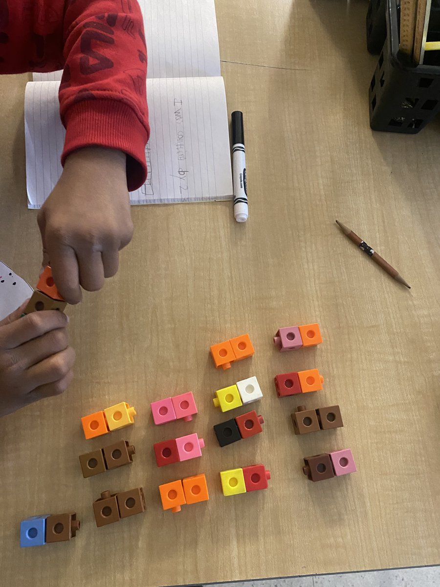 MissCGrade3s's tweet photo. Sorting to make estimation easy! We love hands on activities in 3-1! #MakeMathFun https://t.co/yqDft1nCrA