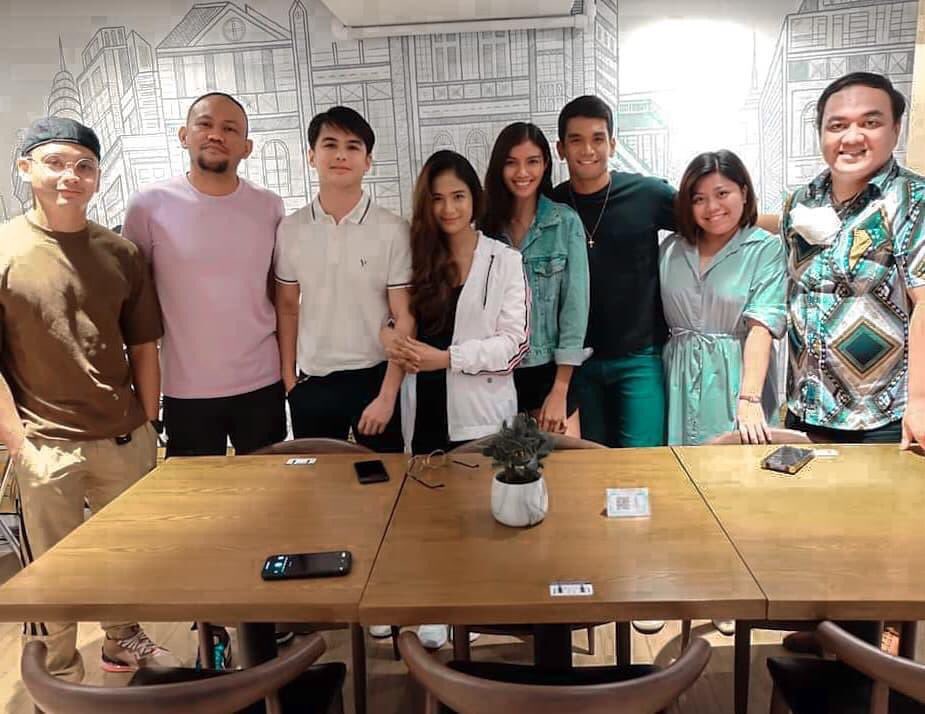 TeamDEVONairs's tweet image. Another upcoming movie with Team Fresh @teejaymarquez @devonseron @juancarlosgalano @katllegado and ofcourse Directed by Direk @aalixjr ✨

Abangan..
#AfterAll