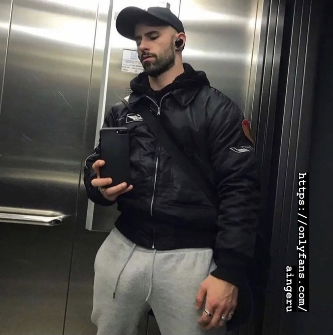Elevator ☔️??? https://t.co/bIFVdUuZDa