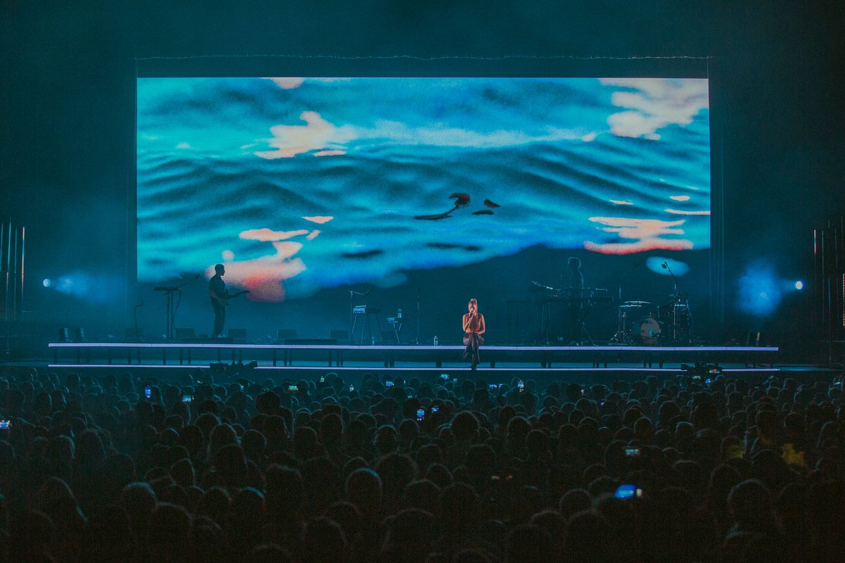 londongrammar's tweet photo. Missing the fans, crew and everyone who made the UK tour so special 🧡 #TBT

📷 Jimi Herrtage https://t.co/CWsXqYEsUe