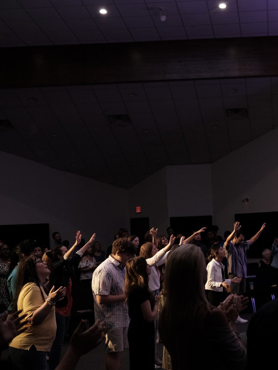 OasisChurchLV's tweet photo. HAPPY THANKSGIVING🍁🦃

SO thankful for our Pastors, our Oasis Family, &amp; the ability to gather as the body of Christ and worship Jesus!! We hope you have a great day spent with the ones you love!🧡

#RowlettShallBeSaved 
#RowlettForJesus https://t.co/OYioVD9YC6