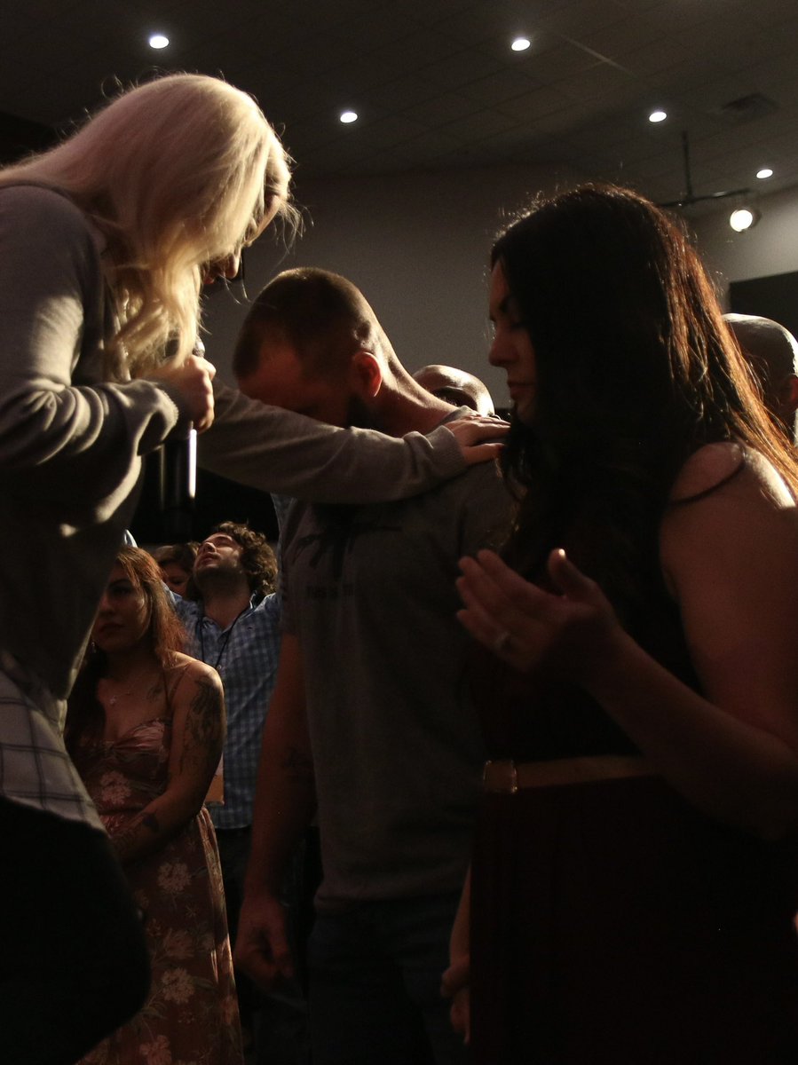OasisChurchLV's tweet photo. HAPPY THANKSGIVING🍁🦃

SO thankful for our Pastors, our Oasis Family, &amp; the ability to gather as the body of Christ and worship Jesus!! We hope you have a great day spent with the ones you love!🧡

#RowlettShallBeSaved 
#RowlettForJesus https://t.co/OYioVD9YC6