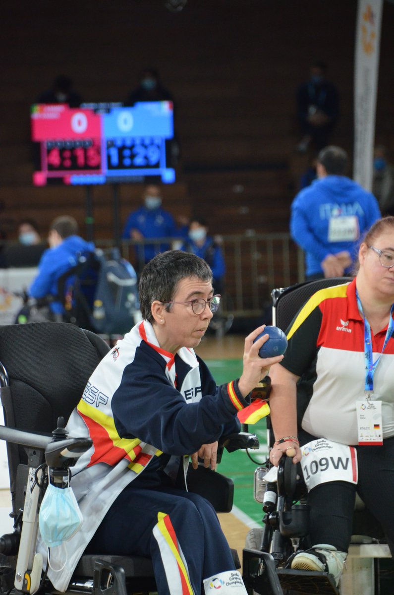 _FEDPC_'s tweet photo. 📢 El equipo español de boccia 🇪🇸🔵🔴⚪️ se estrena en el Europeo de Sevilla con tres victorias y cinco derrotas en la primera jornada de la competición individual 

Todos los resultados  de los jugadores españoles📰 en el siguiente enlace 👇
https://t.co/R87eGyVOax https://t.co/0hnmBpOWkH