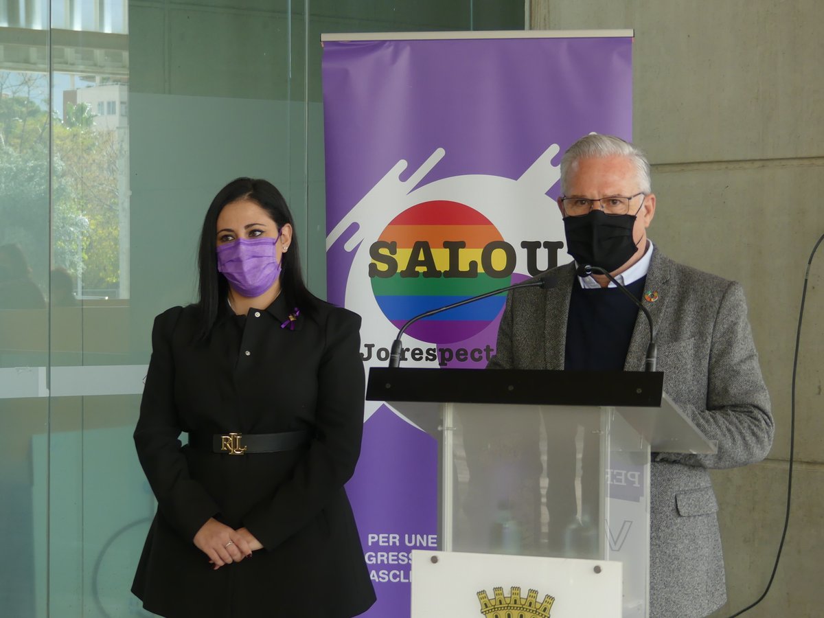 AjuntamentSalou's tweet photo. 🟣 Aquest migdia, ha tingut lloc a #Salou l'acte institucional de lectura del manifest del Dia Internacional per a l’Eliminació de la Violència contra les Dones, que es commemora avui dijous, 25 de novembre. https://t.co/QqkobQuDAk