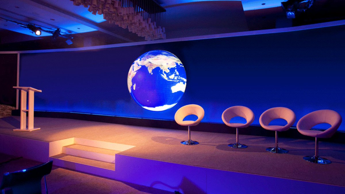 GooSystems's tweet image. Here is a Screen Goo Rear Projection installation sprayed on the inside of a 2 meter hemisphere.

#GooSystems #ScreenGoo #rearprojection #av #audiovisual
