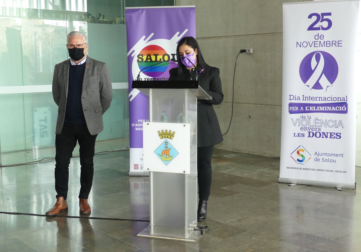 AjuntamentSalou's tweet photo. 🟣 Aquest migdia, ha tingut lloc a #Salou l'acte institucional de lectura del manifest del Dia Internacional per a l’Eliminació de la Violència contra les Dones, que es commemora avui dijous, 25 de novembre. https://t.co/QqkobQuDAk
