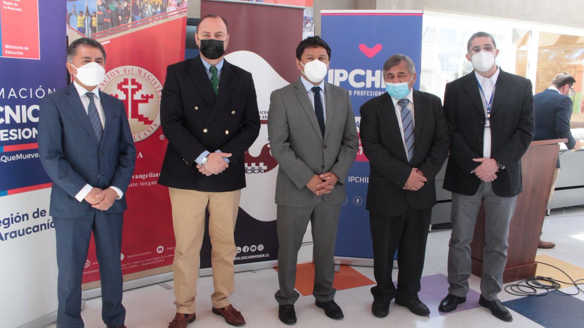 fmdacl's tweet photo. 📍Firma de convenio de articulación entre IP Chile y @LICEOMOSER, con el que se genera una conversión curricular.

#PadreLasCasas #convenios #educaciónfmda #educacion2021 #ipchile https://t.co/cKpZOqZlBc