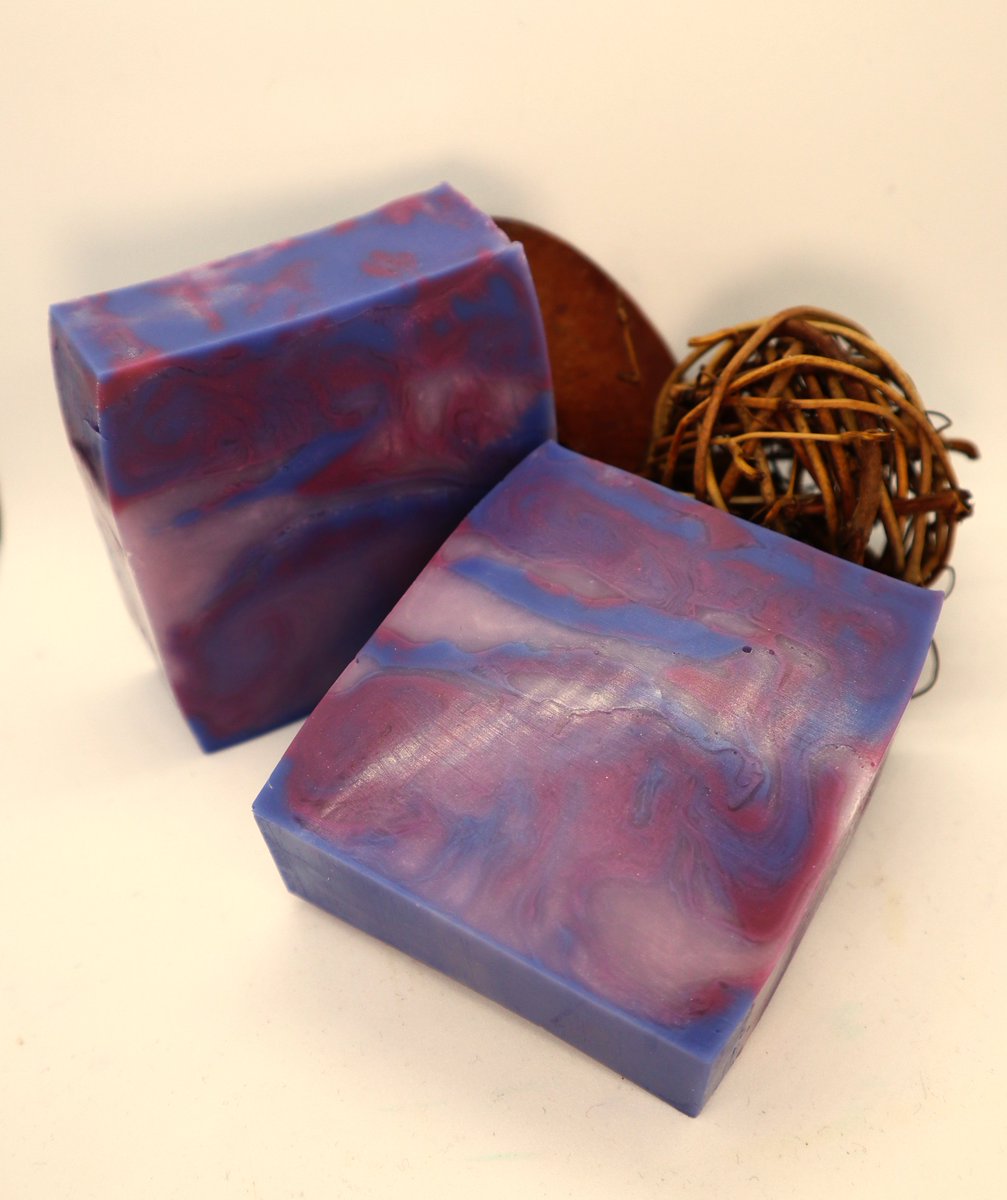 ScentSprites's tweet photo. Infused with the warming scents of Mulberry, #Blackberry, #Bergamot and #amberwood this handmade soap sweetens the senses and makes you feel relaxed.
#Handmade by us at Soap Sprites and available to buy online at https://t.co/s0JQDEjxrP https://t.co/qdhqYjeofq