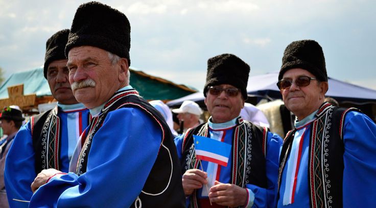 Гагаузы вероисповедание. Народы Молдавии Гагауз. Молдавия нация гагаузы. Гагаузия гагаузы. Народности Молдавии гагаузы.