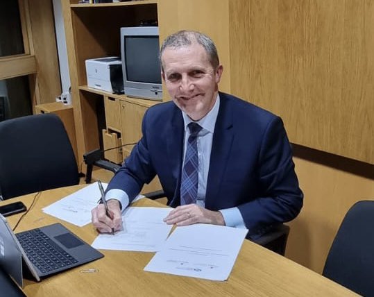 MathesonMichael's tweet image. Delighted to sign our declaration of intent on green hydrogen and hydrogen technologies with the state of Hamburg @hamburg_de and to showcase Scotland’s hydrogen potential &amp;amp; its role in helping us, alongside Germany, to reach our collective net-zero targets.