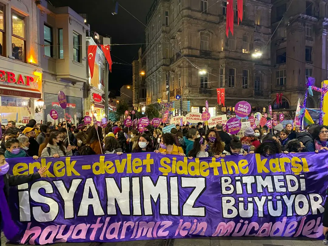 ilericikadin's tweet photo. 📌İstanbul

İsyanımız da dayanışmamız da birlikte güçlü! 
@25kasimkadin

#25KasımdaTaksimdeyiz 
#25Kasım https://t.co/08Au7DdHJN