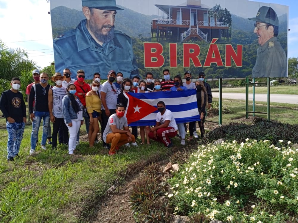 cuadrado_aranda's tweet photo. #FidelPorSiempre #FidelViveCubaSigue #FidelEntreNosotros https://t.co/jLnXMpyHRK