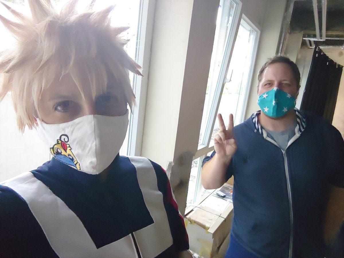 3amcosplay's tweet image. I wore this cosplay when I got to moderate the cosplay competition at #conline20 with @der_dreh, which has always been a dream of mine!
...the technicians had their fun.