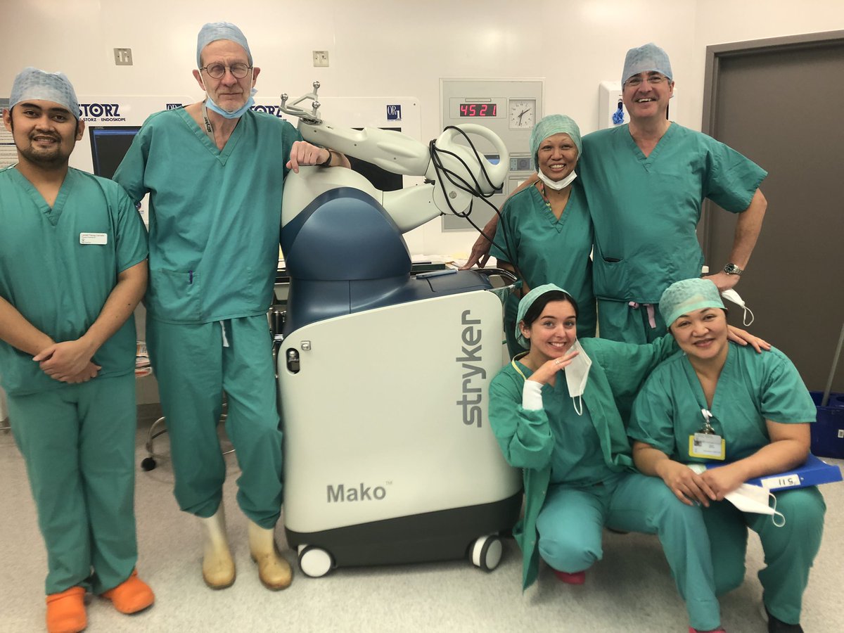 simonbridle2's tweet photo. First MAKO hip replacement at @FortiusClinicUK St Anthony’s Surgical Centre https://t.co/S5JOItWsDI